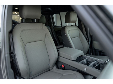 Land Rover Defender Внедорожник X-Dynamic SE Серебристый. Фото 27