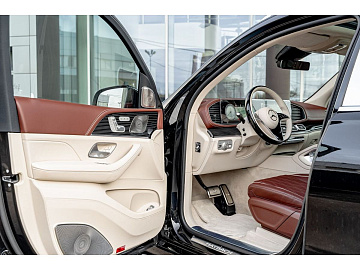 Mercedes-Benz Maybach GLS Внедорожник GLS 600 4MATIC Черный. Фото 14