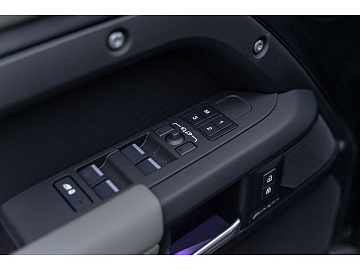 Land Rover Defender Внедорожник X-Dynamic SE Серебристый. Фото 12