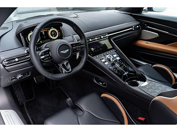 Aston Martin DB12 Купе  Серебристый. Фото 13