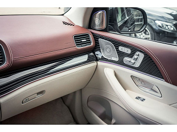 Mercedes-Benz Maybach GLS Внедорожник GLS 600 4MATIC Черный. Фото 33