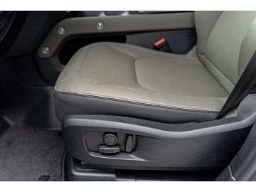 Land Rover Defender Внедорожник X-Dynamic SE Серебристый. Фото 17