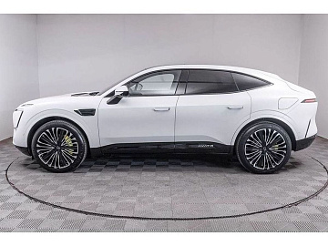 AVATR 11 Внедорожник 116 kWh AWD 4 seats Белый. Фото 4