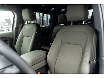 Land Rover Defender Внедорожник X-Dynamic SE Серебристый. Фото 18