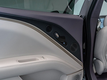 AVATR 11 Внедорожник 116 kWh AWD 4 seats Черный. Фото 28