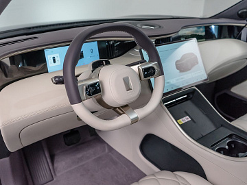 AVATR 11 Внедорожник 116 kWh AWD 4 seats Черный. Фото 12