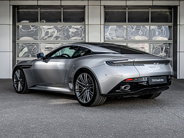 Aston Martin DB12 Купе  Серебристый. Фото 5