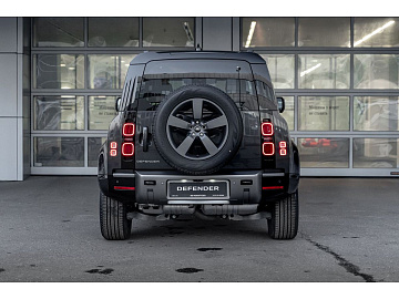 Land Rover Defender Внедорожник X-Dynamic SE Серебристый. Фото 6