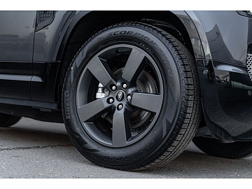 Land Rover Defender Внедорожник X-Dynamic SE Серебристый. Фото 10