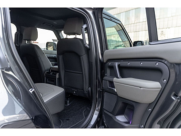 Land Rover Defender Внедорожник X-Dynamic SE Серебристый. Фото 22