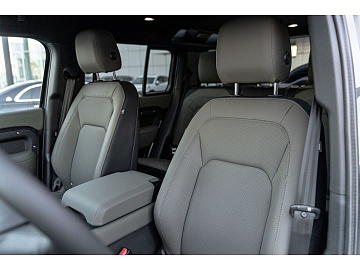 Land Rover Defender Внедорожник X-Dynamic SE Серебристый. Фото 13